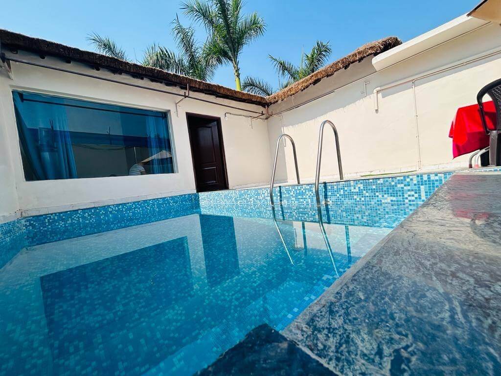 corbett luxury resort room swimming pool